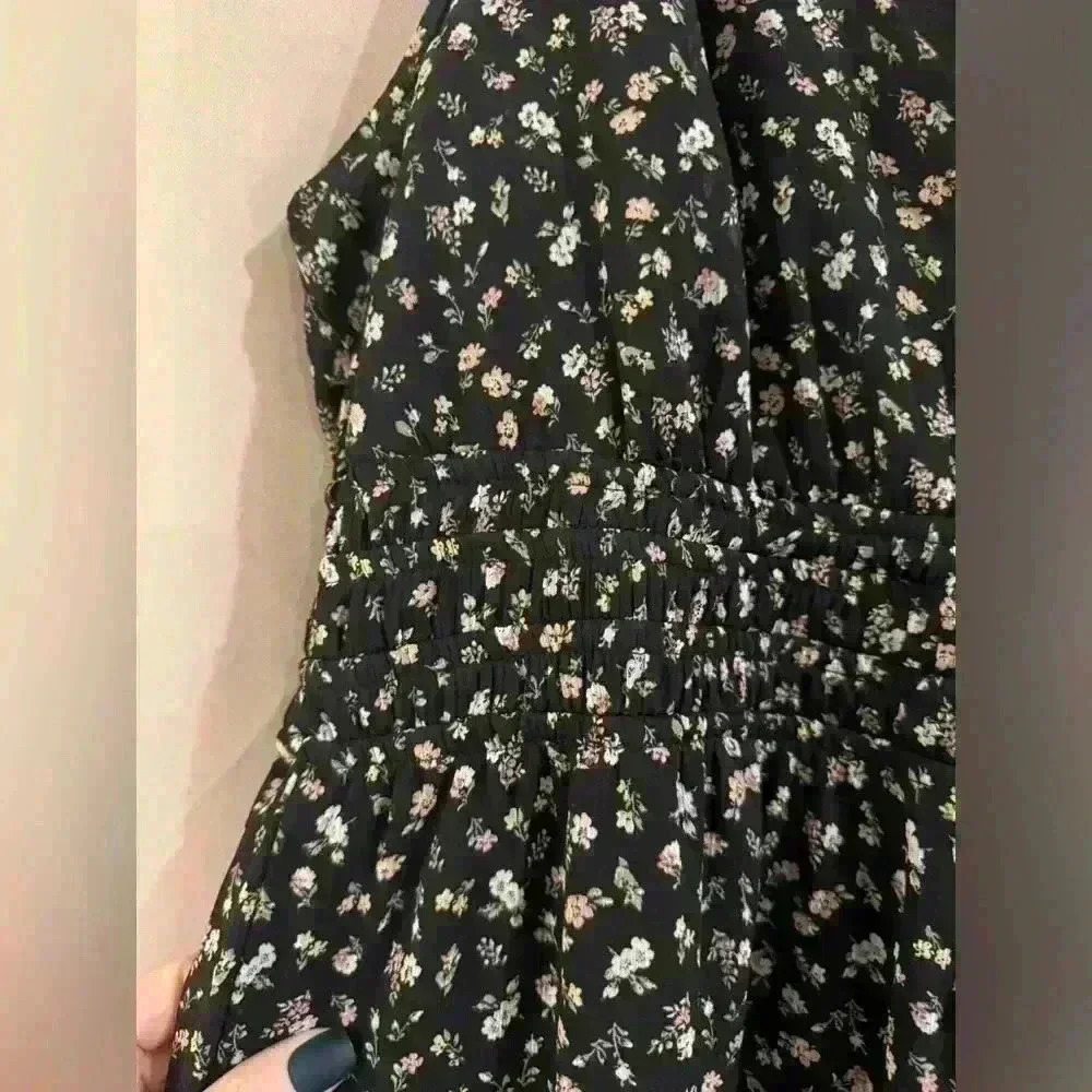 Women’s Floral Rewind Dress - Picture 2 of 9